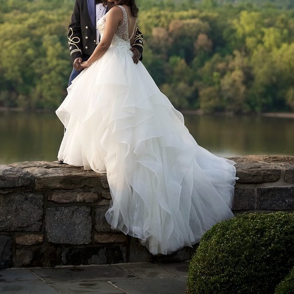 Amelie Maggie Sottero Wedding Dress - Picture 2 of 8